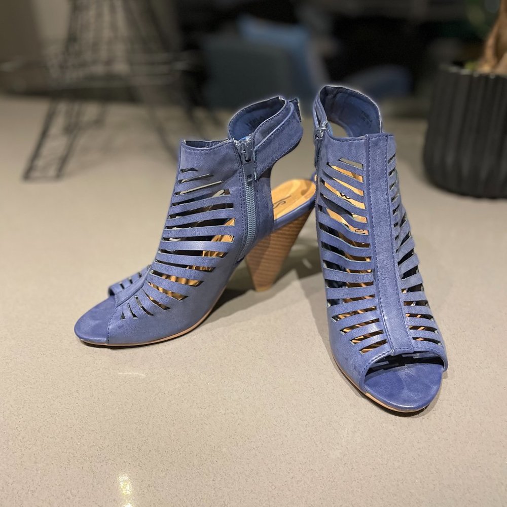 Leila Stone Caged Heels 6.5